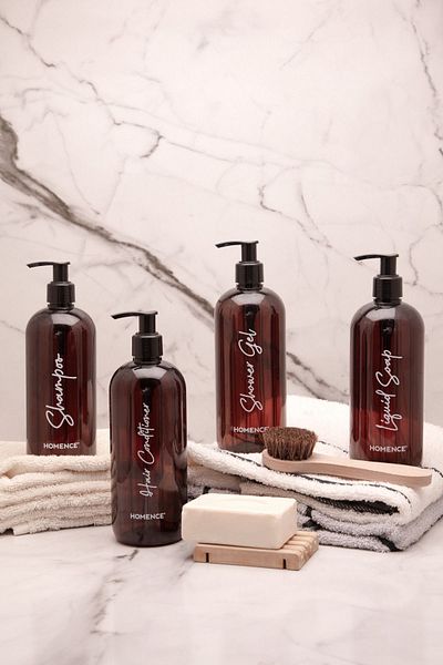 homence مجموعة من 4 شامبو وجل استحمام وبلسم وصابون سائل وزجاجة بلاستيكية مطبوعة وموزع صابون كهرماني 500 مل