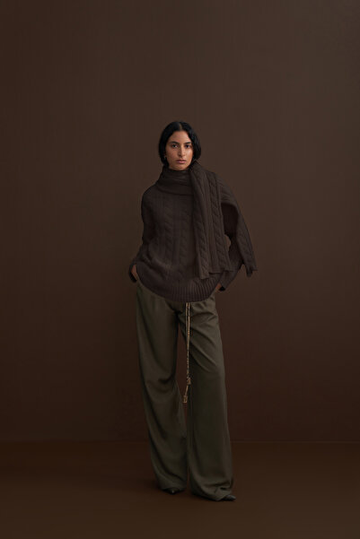 Mathilda Store Acı Kahve Leta Örgü Detaylı Atkılı Oversize Kazak