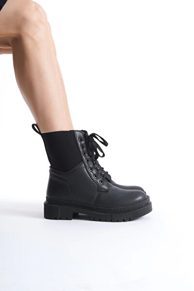 EFW Bellance Kadın Lastikli Postal Bot Tırtıklı Taban Bağcıklı  Siyah