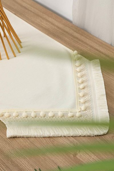 Aisha's Design عداء مهدب مع تفاصيل بوم بوم والدانتيل مقاس 120 × 40 سم، R-82O