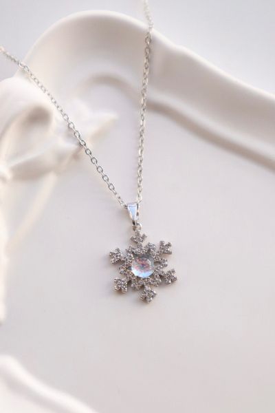 EFBUTİK Stainless Steel Silver Color Moonstone Snowflake Necklace (2)