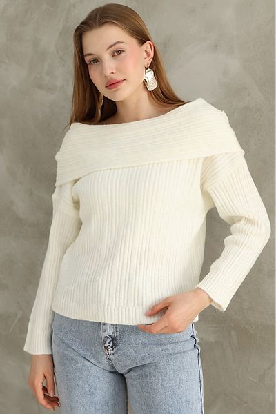VEGENZE Women's Ecru Sweater - Madonna Collar, Shoulder Low-Cut