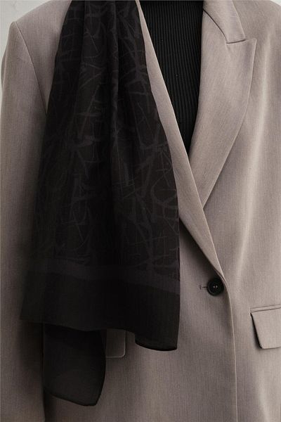 Armine Silk Shawl 3.01 - Comfortable and Stylish Design
