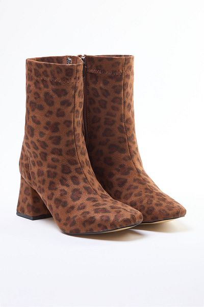 TRENDYOL SHOES Πολύχρωμες γυναικείες μπότες με τακούνι με φερμουάρ TAKAW25BO00001