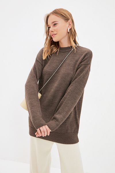 Trendyol Modest Hnědý pletený svetr s vysokým límcem TCTAW22AK0045