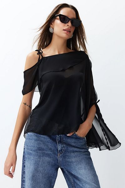 Trendyol Collection Schwarze, durchsichtige, gewebte Chiffonbluse TPRSS24BZ00031