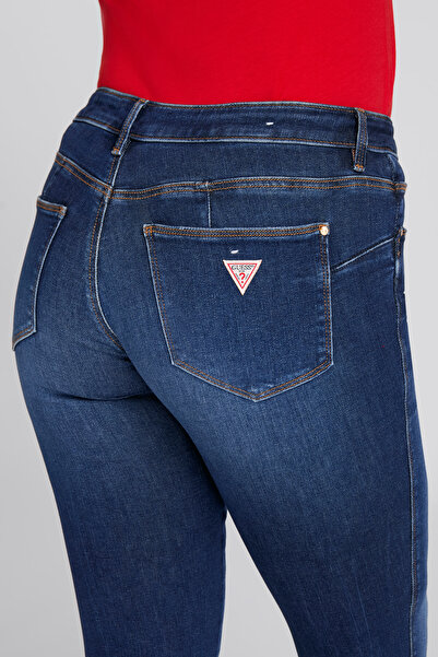 Guess CURVE X - Könnyű és stílusos szabású teniszütő