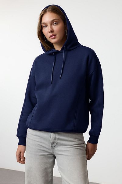 Trendyol Collection Тъмносин плетен суитшърт с полар с качулка и наднормено големи размери - Twoaw25Sw00146