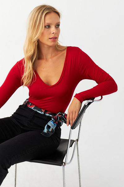 Cool & Sexy Piros V-nyakú pattintható női body - Fİ792