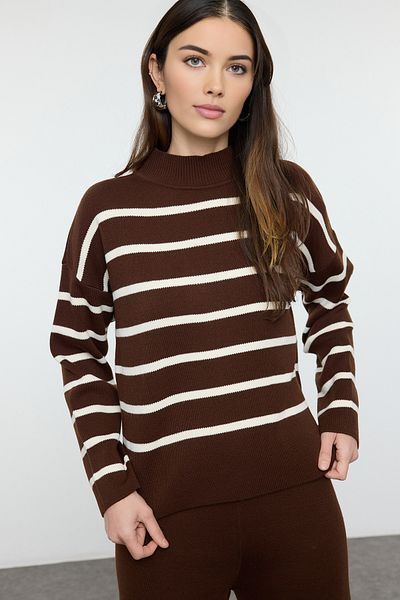 Trendyol Collection Barna csíkos kötöttáru alsó-felső öltöny nadrággal TWOAW24AU00045