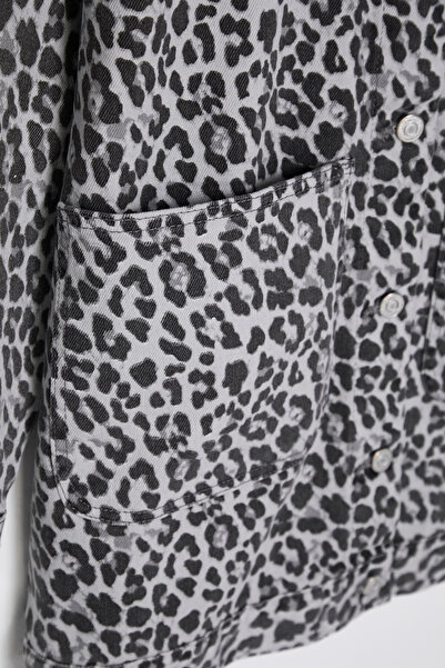 Trendyol Curve Πολύχρωμο τζιν μπουφάν με μοτίβο ζώων TBBSS25AG00000