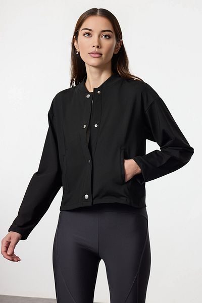 Trendyol Collection Schwarzes Sport-Sweatshirt aus Scuba-Stoff – Taucherjacke mit Druckknopfverschluss und Raster THMAW25SK00003