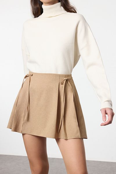 Edit by Trendyol Beigefarbener Mini-Webrock mit Falten und Banddetail TEDAW25ET00012