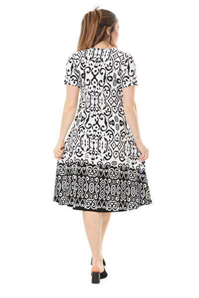 MELSAY Γυναικείο κοντομάνικο φόρεμα μεγάλου μεγέθους με λευκό σχέδιο με δαμασκηνό