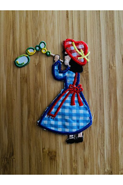 Öztürk Arma Lipită și în picioare Fată care suflă baloane de apă. 8.5x11cm.1b...