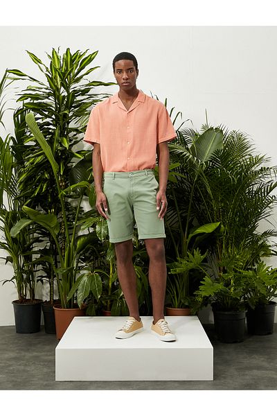Koton Basic-Bermudashorts aus Baumwolle mit Taschen und Knöpfen
