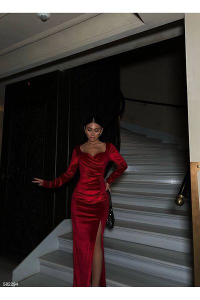 Trendusfashion Velvet Fabric Sweetheart Neckline Slit Dress