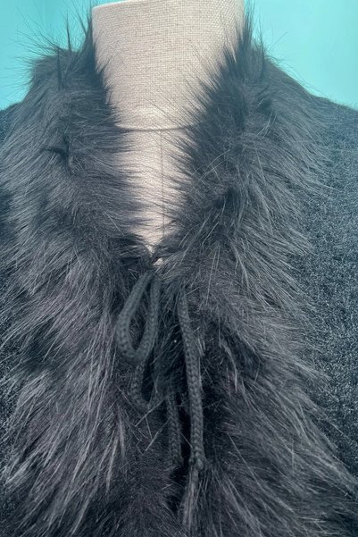 ALLURİNG THE BETTER ONE Black Soft Winter Shawl with Faux Fur and Tassels - Thick Shoulder, Sparkle 299