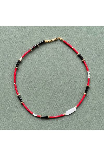 L´Atelier des Perles Amour Necklace Natural Coral Stones and Baroque Pearls Necklace