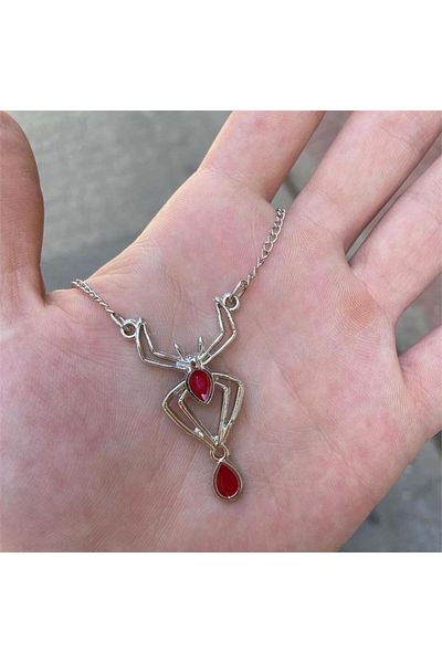 Köstebek Bloody Spider Red Chain Necklace