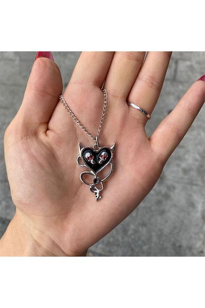 Köstebek Harajuku Skulls in Devil Heart Black Chain Necklace
