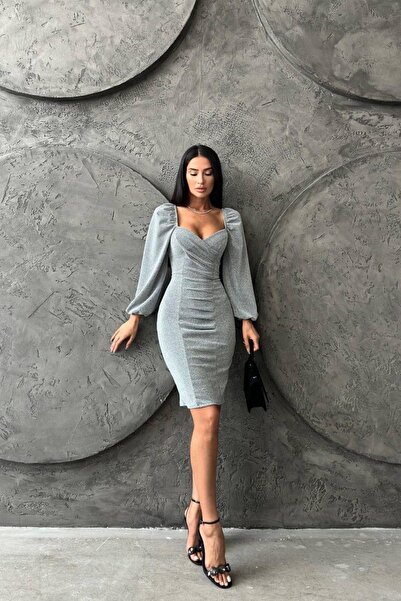 Mossta Μίνι φόρεμα με λαιμόκοψη καρδιάς σε ασημί χρώμα