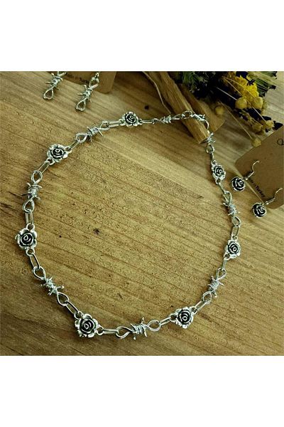 Köstebek Rose And Barbed Wire Collage Chain Necklace