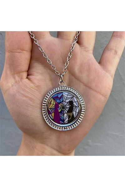 Köstebek Wednesday And Enid Window Round Necklace
