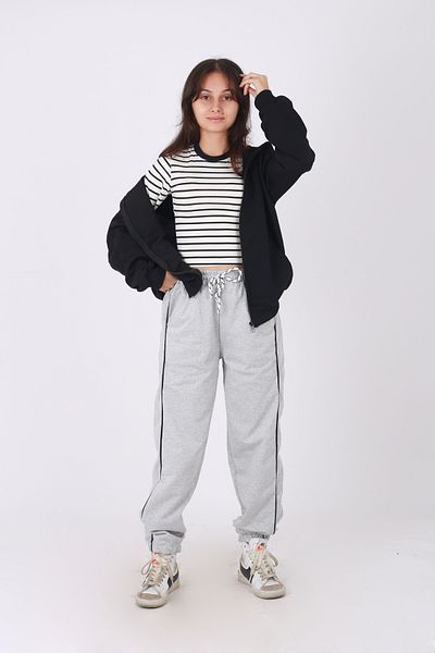 han elegant Minimal Elegance 3-Piece Set New Generation Cropled Jacket Hooded and Side Trim Sweatpants
