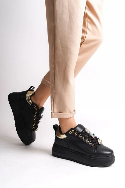 Zerenyus Women's Sneakers with Flowers Stone Accessory Detail