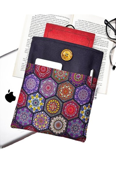 Smyrna Book Case / Book Bag, Mandala