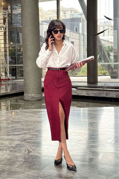 Essence Bouteille Fusta din piele intoarsa burgundy - Detaliata cu fanta