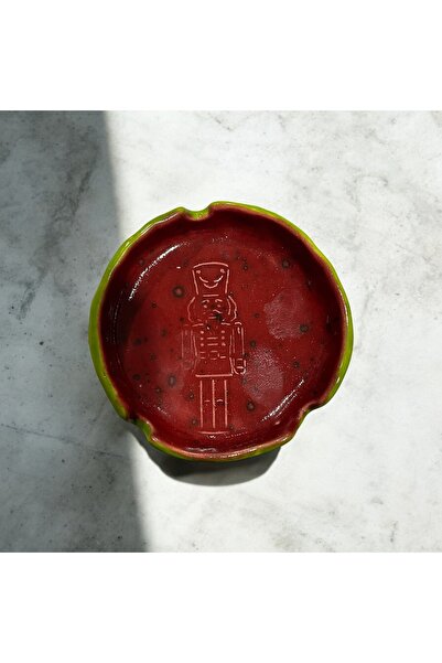 HAB TRADE Kurşun Asker Yılbaşı Temalı El Yapımı Seramik Küllük