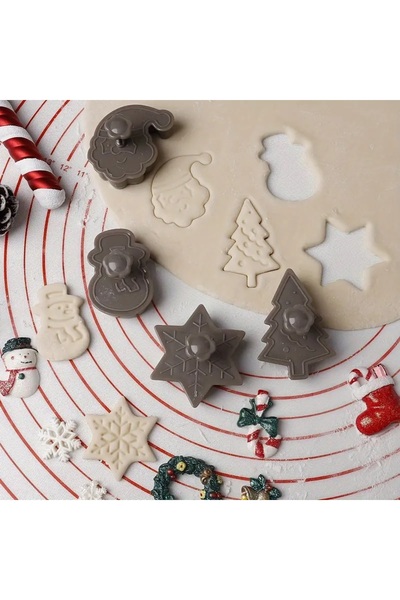 Eşya Dünyası مجموعة قطع قوالب كوكي عيد الميلاد المكونة من 4 قطع، أدوات خبز ال...