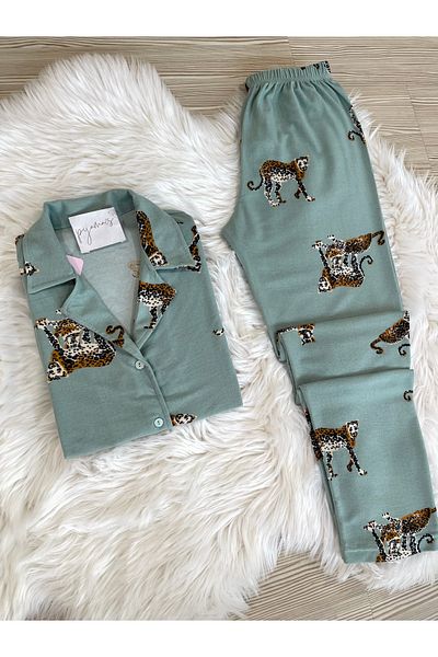 Pijamacs Set de pijamale din piele intoarsa verde cu imprimeu leopard - guler de camasa, maneca lunga