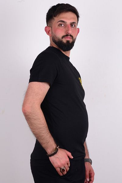 Cazador 24yceeo04274 تي شيرت رجالي أسود بقصة ضيقة ورقبة دائرية