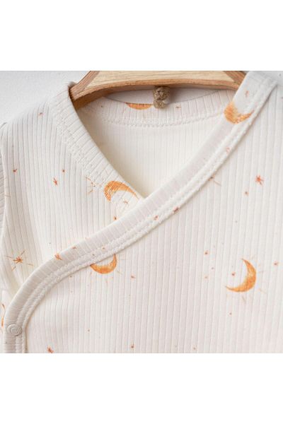 Mini Ropa طقم بدلة لحديثي الولادة بلون إكرو - طقم مزدوج الصدر مطبوع عليه قمر