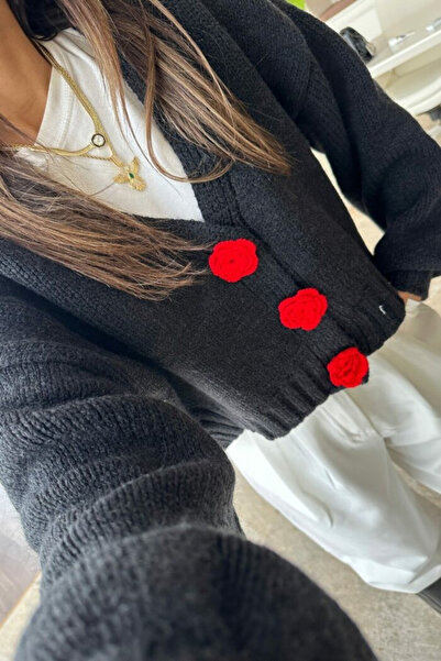 My Blog Schwarz-Roter Cardigan mit Blumenknöpfen – 4686