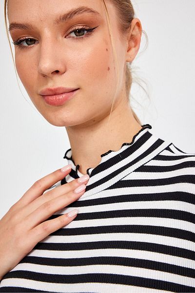 ZACHARIUZ Black Striped Long Sleeve Snap-On Bodysuit 0119