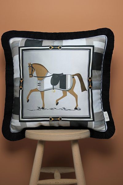 Alseko Concept Ασπρόμαυρη ριγέ Μοτίβο αλόγου 43x43 εκ. Μαξιλαροθήκη ριχτάρι