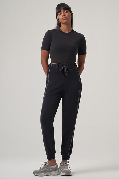 wellwe NOVANA ανθρακί μοντάλ ύφασμα ultra relax jogger με λεπτομέρεια σωλήνων