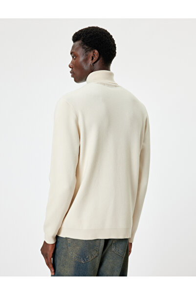 Koton Basic Langarm-Pullover mit hohem Kragen