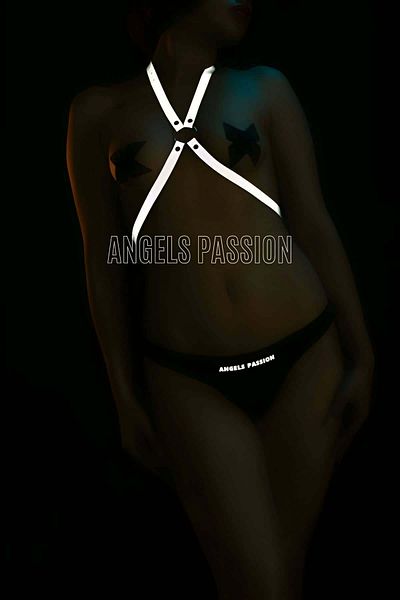 Angels Passion Σέξι αντανακλαστικό λουρί στήθους με σταυρωτό και κομψό σχέδιο