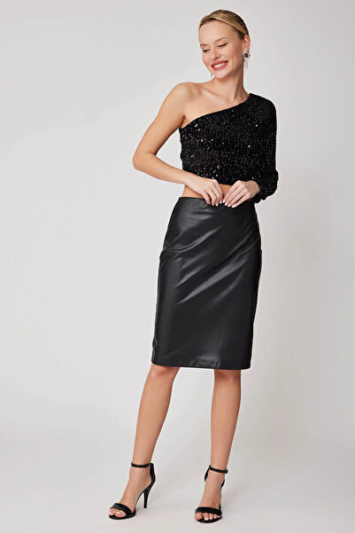 STYLE NİŞANTAŞI Kadın Siyah Arkası Yırtmaçlı Şardonlu Deri Kalem Etek