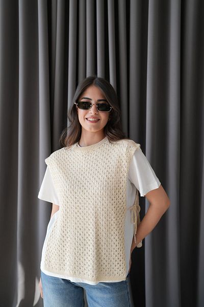 Özge Özgenç Basic Knitwear Vest and T-Shirt Combo