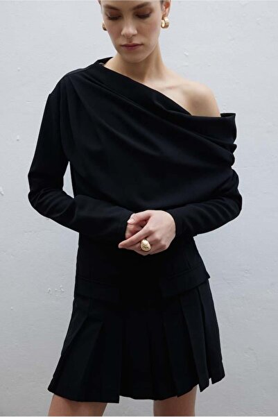 AURA BEA KREP OMUZ DEKOLTE BLUZ SİYAH