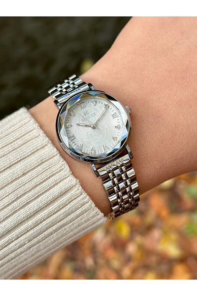 Homies Silver Color Stainless Steel Band Women's Wristwatch