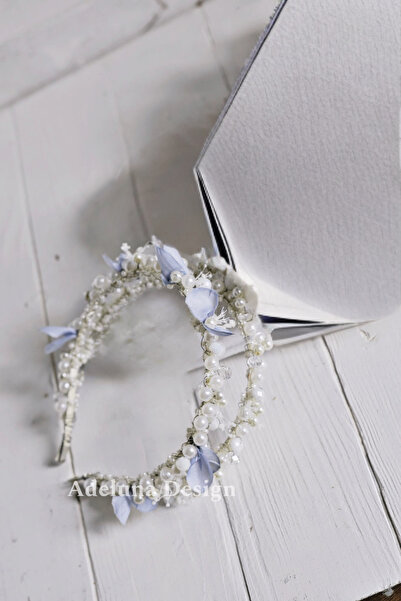 Tasarım incili kristalli ve mavi çiçekli taç