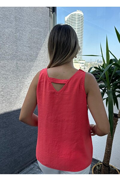Kübra Tekstil Mercan Kadın V Yaka Sırt Detaylı Düz Bluz