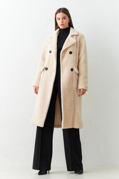 Setre Bej Uzun Düğme Detaylı Kürklü Kaban